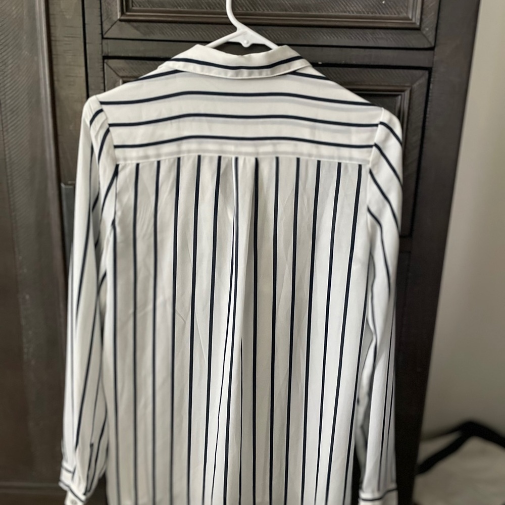 Charlotte Rouse silk button down - Picture 2 of 2